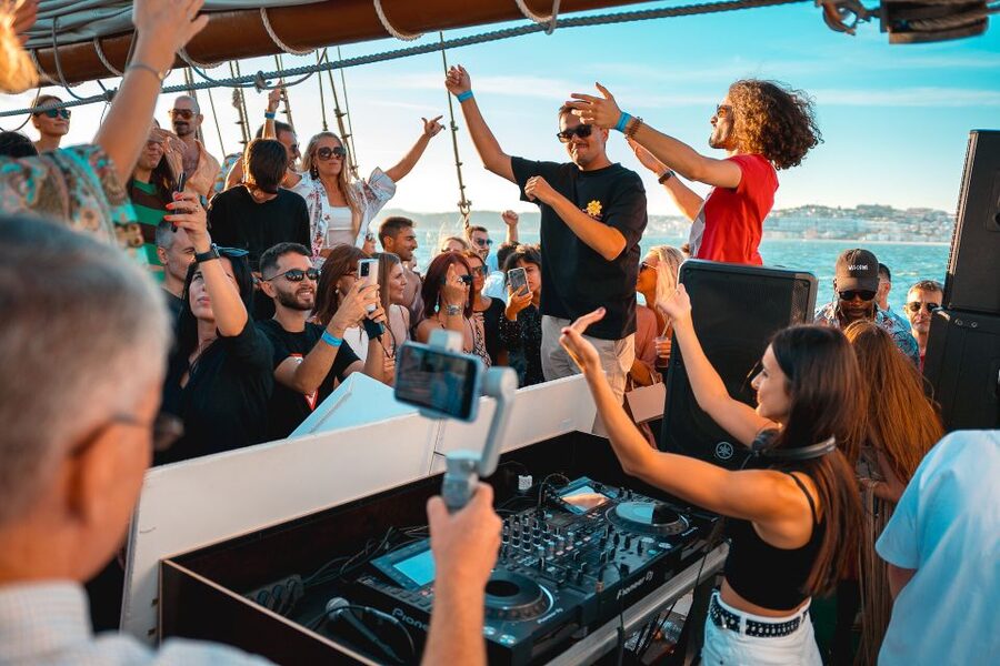 Lisbon: Sunset Boat Party with Live DJ and Night Club Entry - Who this sunset boat party is for, and who should pass