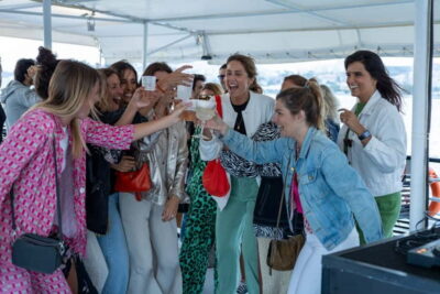 Sunset Boat Tour with Music and Drinks
