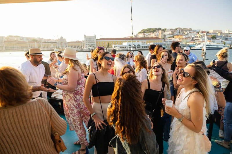 Lisbon: Sunset Boat Tour with Music and Drinks - Who This Tour Suits Best (And Who Might Want Something Else)