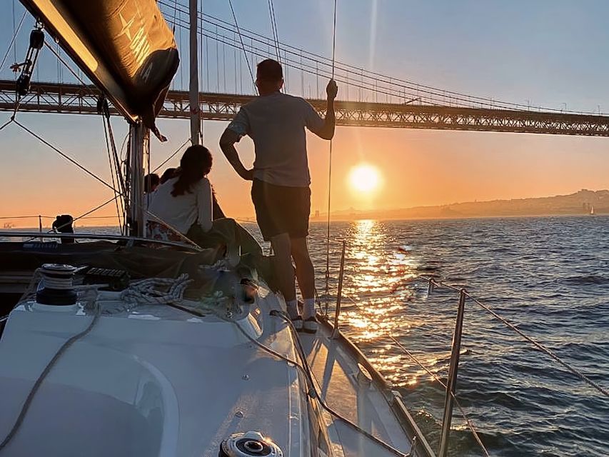 Lisbon: Sunset Cruise with Drinks and Snacks - Cristo Rei and the Return-Leg Sunset on the Tagus