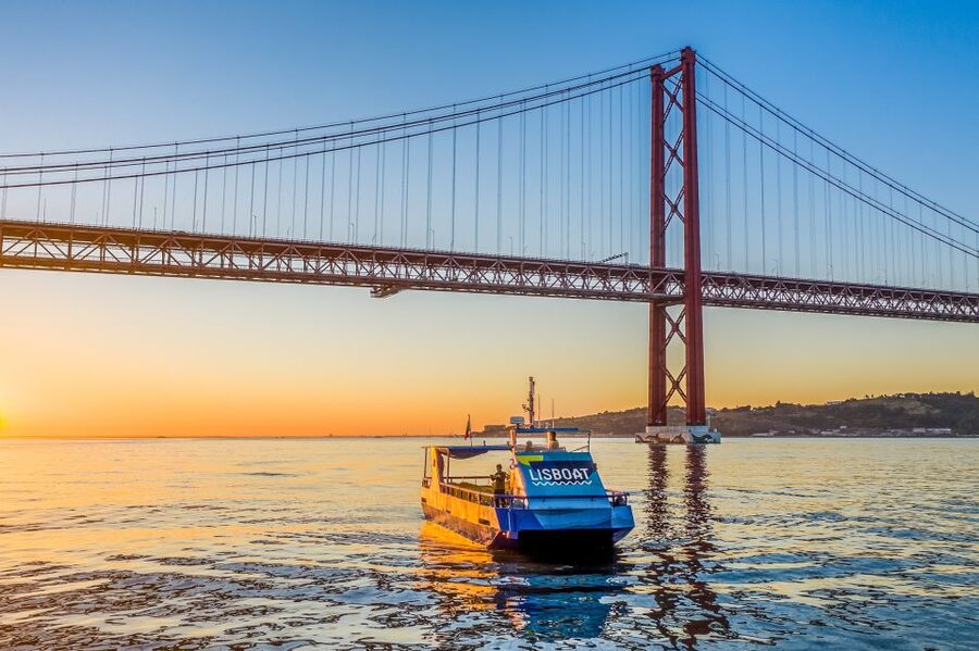 Lisbon: Sunset Cruise with Live DJ and Drinks - Timing, photos, and the little details that matter