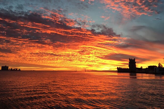 Lisbon: Sunset Sailing with Portuguese Wine and History - Your 2-hour route: the exact order of what you’ll see