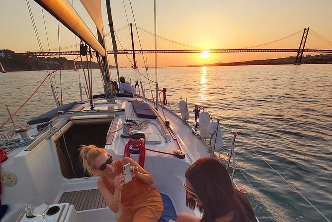 Lisbon: Sunset Sailing with Portuguese Wine and History - Getting to the boat: what the meeting point actually means for your schedule