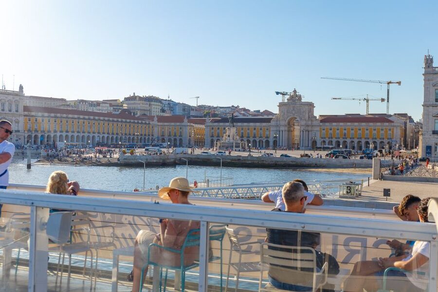 Lisbon: Tagus River Boat Tour with One Drink Included - Commerce Square Glimpses: Starting Lisbon Up Close
