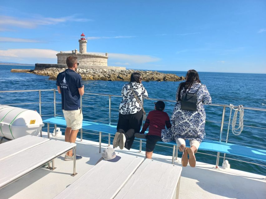 Lisbon: Tagus River Cruise to the Ocean & Dolphin Watching - Open bar on a boat: why it matters on this specific cruise