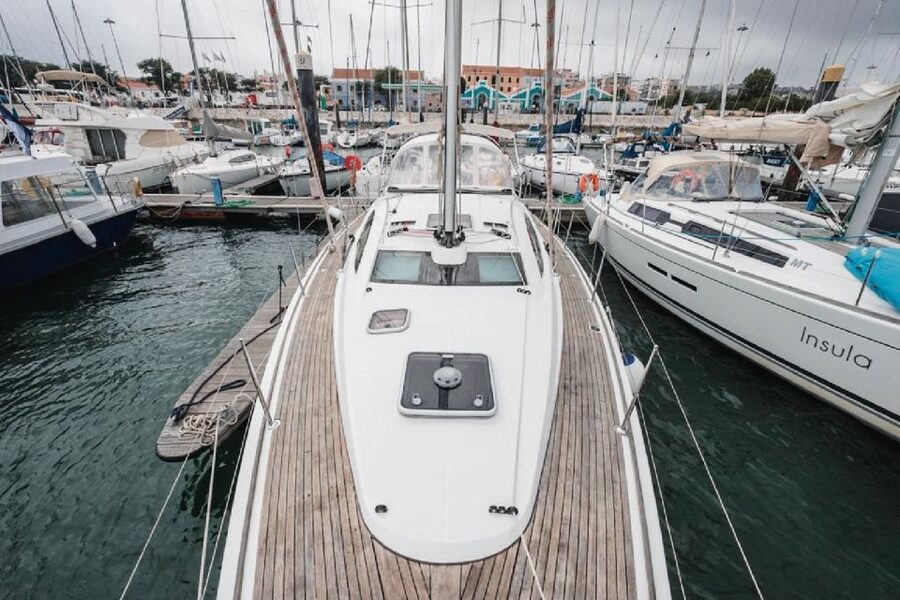 Lisbon: Tagus River Sailboat Tour - On-board comfort: WiFi, blankets, and a real sense of care