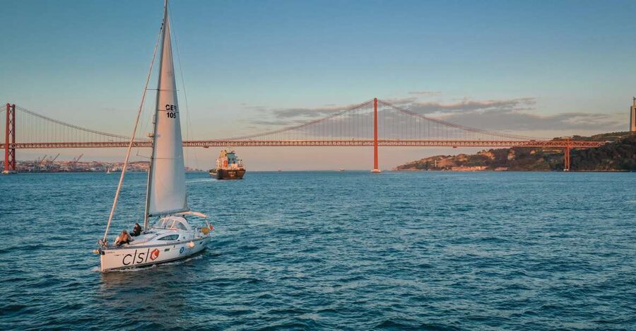 Lisbon: Tagus River Sailboat Tour - Photos from the water: where to stand, where to sit