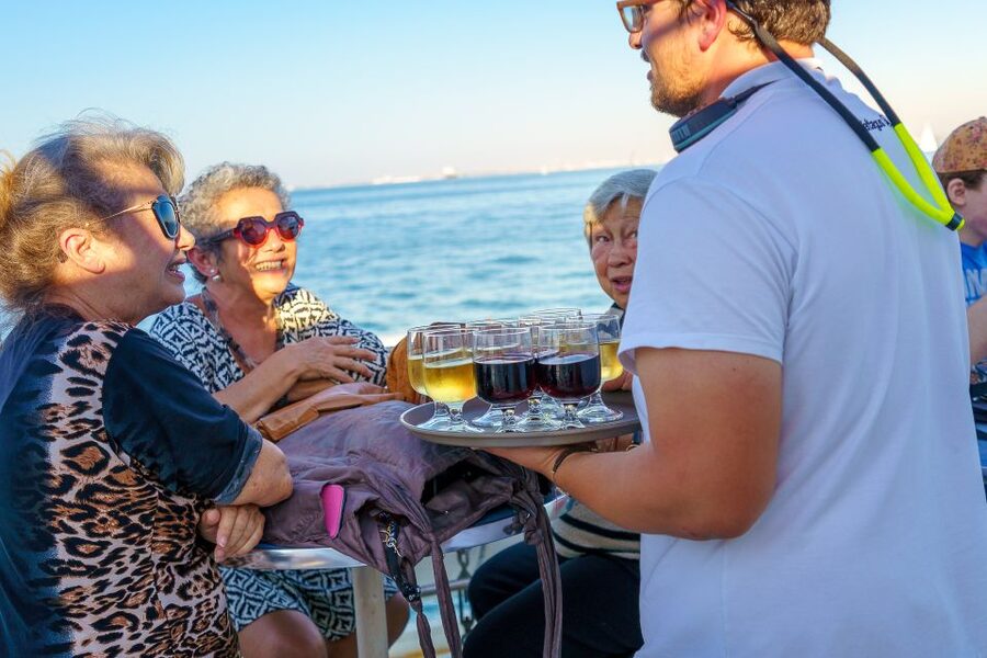 Lisbon: Tagus River Sunset Tour with Snacks and Drink - Included wine, beer, snacks, and what they are (and are not)