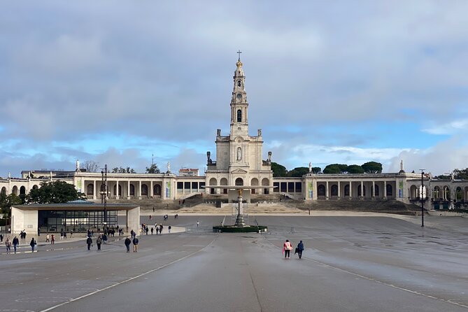 Lisbon to Fatima/Batalha/Nazare & Obidos guided tour 8pax group - Touring in a Small Group Means Faster, Cleaner Days