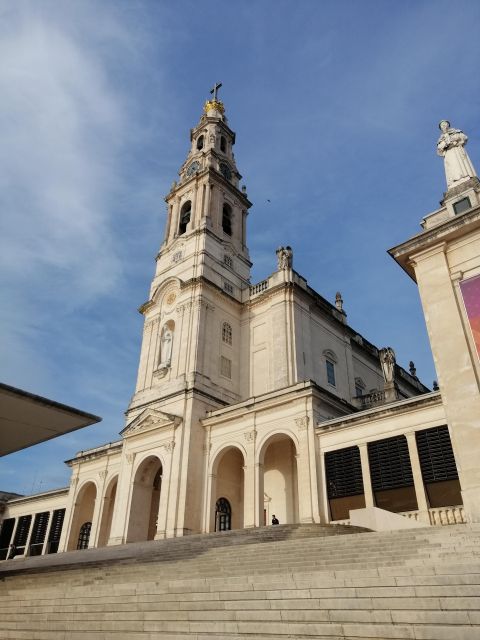 Lisbon to Fátima, Nazaré, and Óbidos, Full-Day Private Tour - Fátima Sanctuary: more than a quick pilgrimage photo