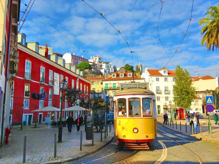 Lisbon: Tram 28 Entry Ticket & Audio Guide with 24-Hour Pass - The Graça, Alfama, Baixa route: how to read what you’re seeing