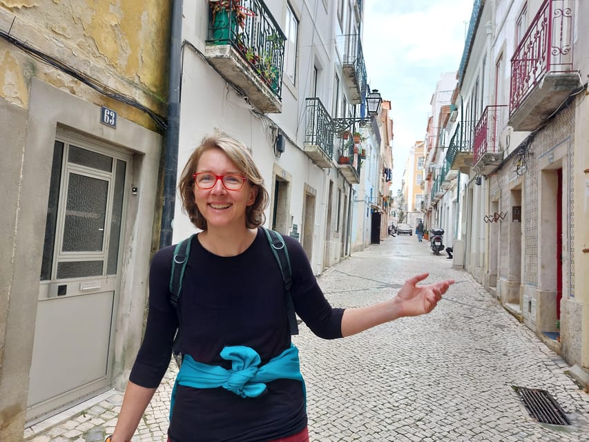 Lisbon: Walking Tour in the Center (Max 12 Participants) - Rua Augusta, a quick food tasting, then the Alfama payoff