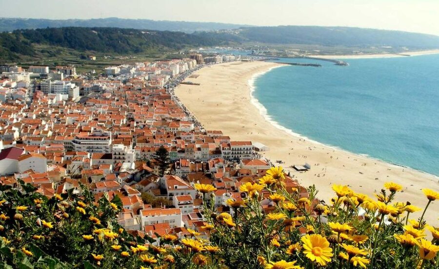 Lisbona: Tour a Fátima, Óbidos e Nazaré - Three Big Names in One Day: Fátima, Nazaré, and Óbidos