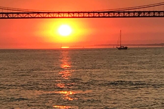 LUXURY Catamaran Sunset and Wine cruise - A Lisbon luxury sunset sail with Portuguese wine, served the sensible way