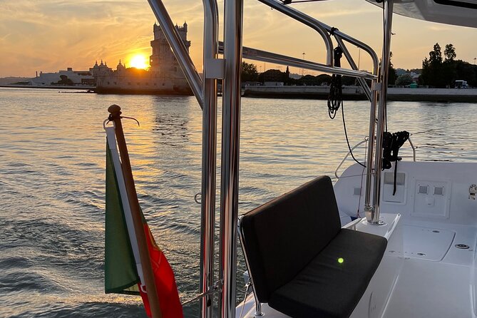 LUXURY Catamaran Sunset and Wine cruise - Stop by stop: from the Discoveries Monument to the Electricity Museum