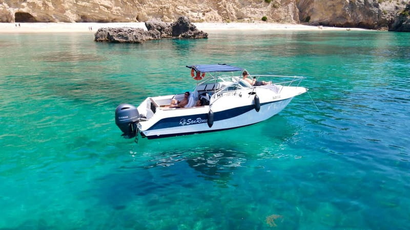 Passeio de Barco em Sesimbra (Publico/Compartilhado) - Sesimbra by Boat: Why This 3-Hour Trip Works