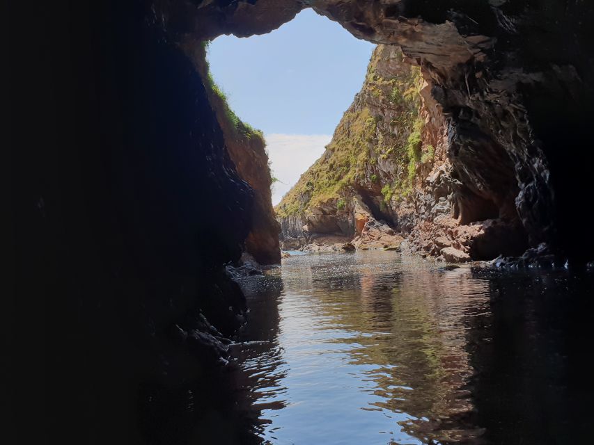 Peniche: Berlengas Roundtrip and Glass-Bottom Boat Cave Tour - The 2-hour window on the island: Fort São João Batista and the walk reality