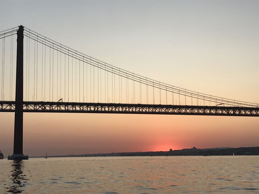 Private Boat Night Tour - Lisbon - Key highlights to watch for