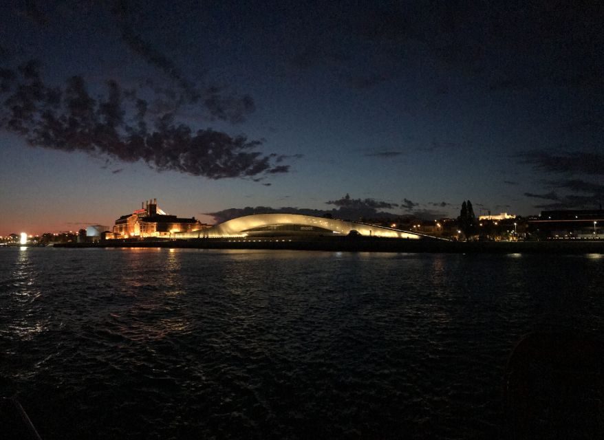 Private Boat Night Tour - Lisbon - Belém Tower and the Discoveries Monument, seen like a postcard