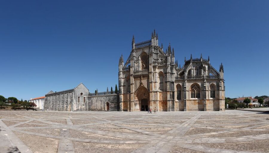 Private Fatima Full Day Tour from Lisbon - Batalha Monastery: UNESCO gothic architecture with a calm, guided approach