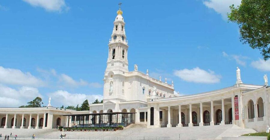Private Fatima Half Day Tour from Lisbon - Getting from Lisbon to Fátima in a Comfortable Private Vehicle