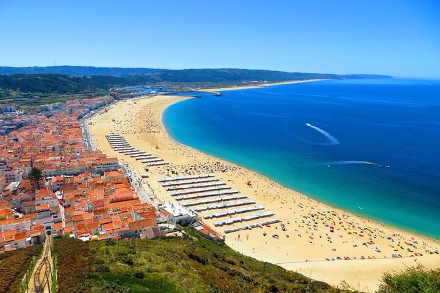 Private Full-day Tour to Fátima Nazaré and Óbidos - Fátima in focus: two hours in the Sanctuary