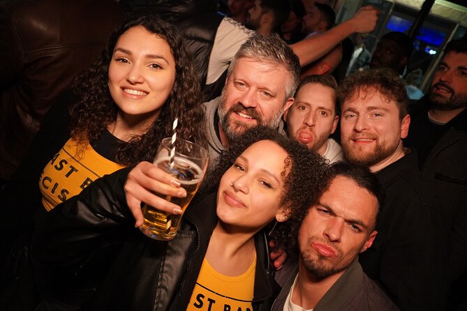 Private Pub Crawl in Lisbon - Finding Your Guide at Praça Luís de Camões (The Easy Start)
