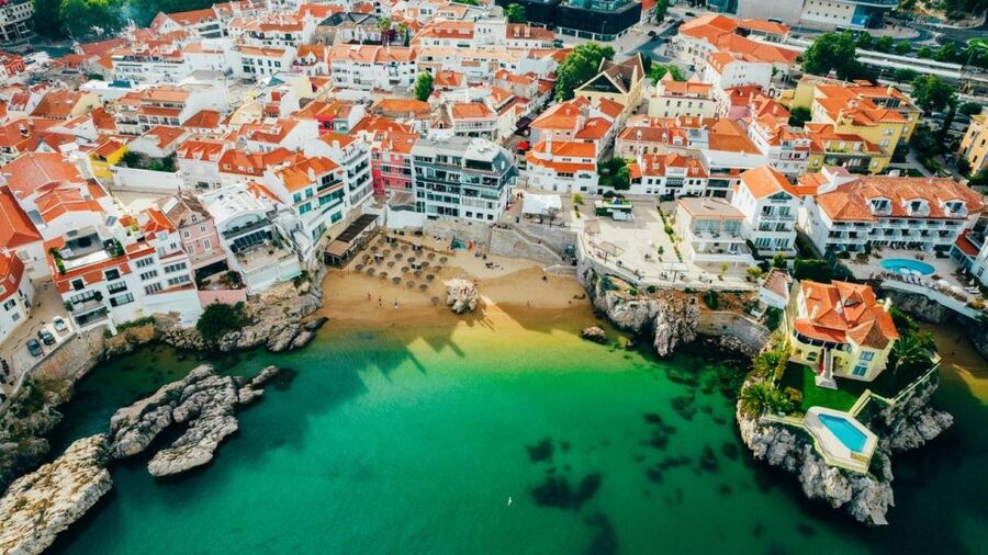 PRIVATE Tour From Lisbon: Sintra, Pena Palace and Cascais - A smart 8-hour route: Pena, Sintra, Cabo da Roca, Guincho, Cascais