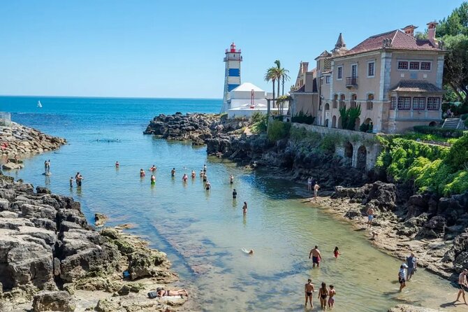Private Tour Sintra, Pena Palace and Cascais from Lisbon - Castelo dos Mouros: Moorish walls and big views over ocean and town