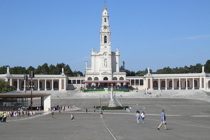 Prívate tour to Fátima, Batalha, Nazaré and Óbidos - A Private Full-Day Loop From Lisbon To Four Classic Stops