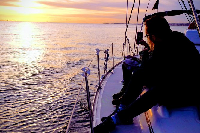 Relaxing Sailboat Cruise along the Tagus - Setting Off From Doca de Santo Amaro (And Finding the Boat)