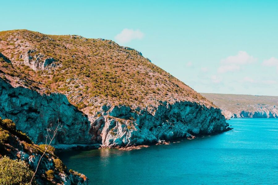 Sesimbra: Arrábida Beaches & Caves Boat Tour with Snorkeling - Sesimbra from the water: why this route hits different