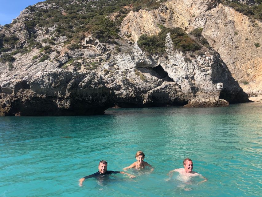 Sesimbra: Arrábida Beaches & Caves Boat Tour with Snorkeling - Praia do Inferno: short swim, strong scenery payoff