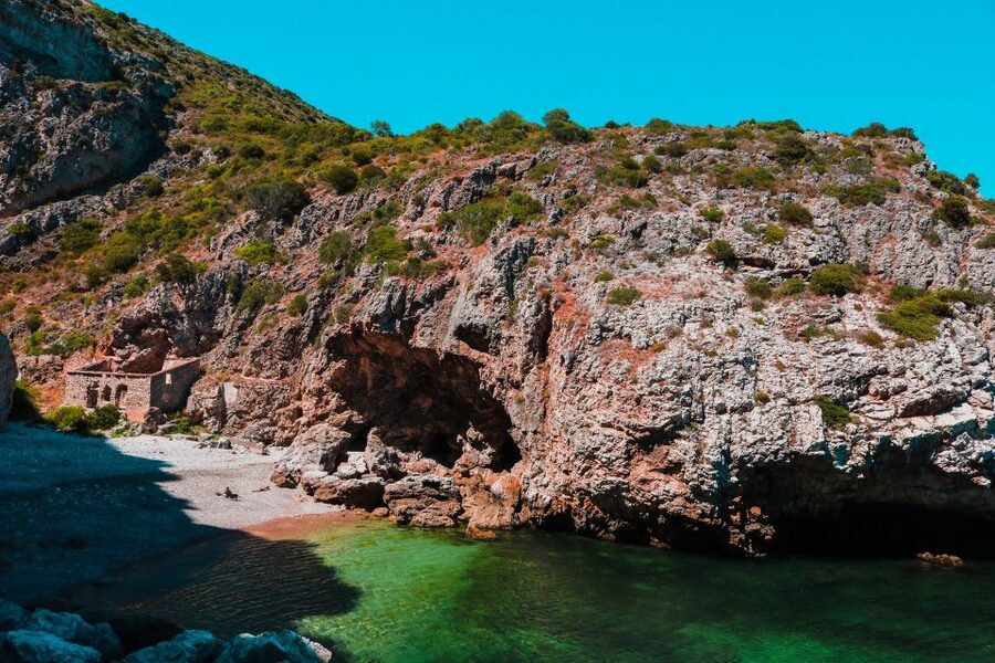 Sesimbra: Arrábida Beaches & Caves Boat Tour with Snorkeling - Getting set up at DayDreamExperience in Sesimbra