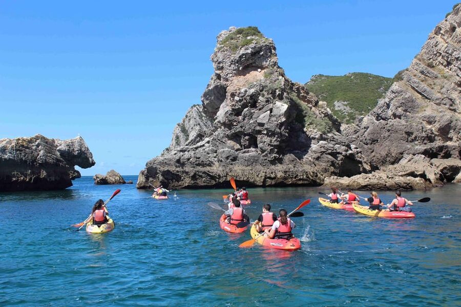 Sesimbra: Ribeiro Cavalo Beach, Caves, & Arrábida Kayak Tour - Sea Caves and Clear Water at Arrábida Natural Park