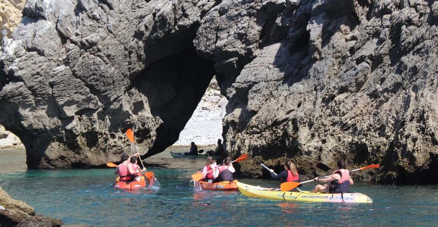 Sesimbra: Ribeiro Cavalo Beach, Caves, & Arrábida Kayak Tour - Ribeira do Cavalo Beach Stop: To Go From Rowing to Swimming