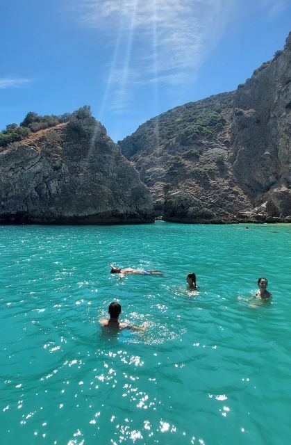 Sesimbra: Secret Bays and Beaches Boat Tour with Snorkeling - Praia da Cova Stop: First Wildlife Viewing and a Quick Break (30 Minutes)