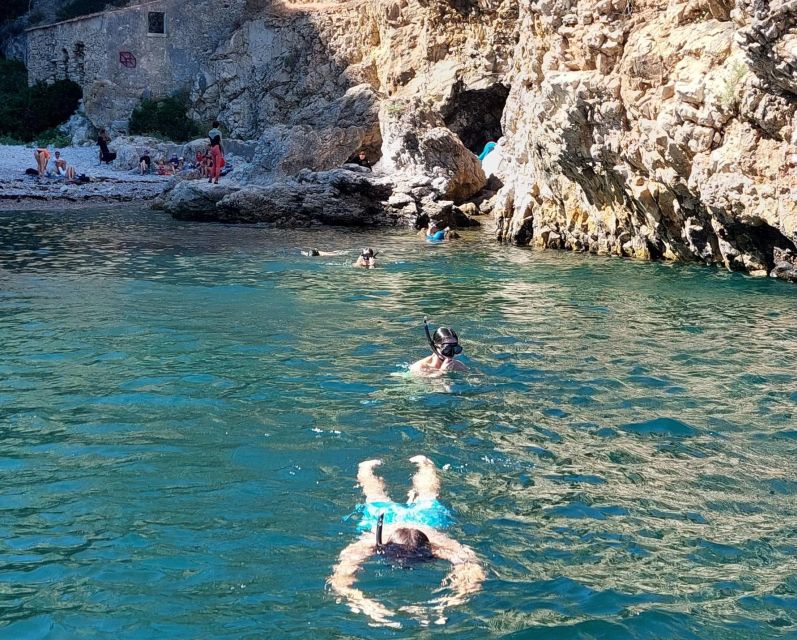 Sesimbra: Secret Bays and Beaches Boat Tour with Snorkeling - Ribeiro do Cavalo Beach: Walk, Swim, Snorkel, Repeat (30 Minutes)
