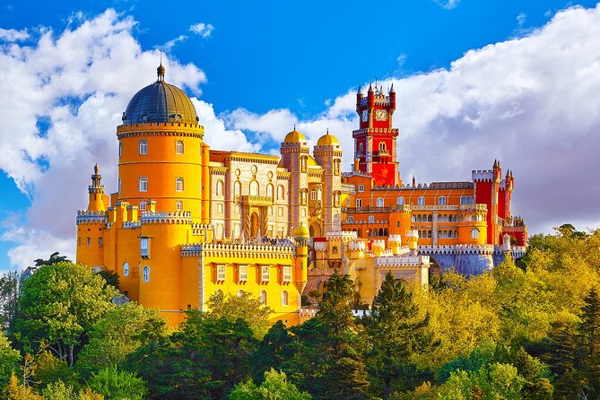 Sintra and Cascais Small Group Tour from Lisbon - Meeting Point and Getting Set for the Route