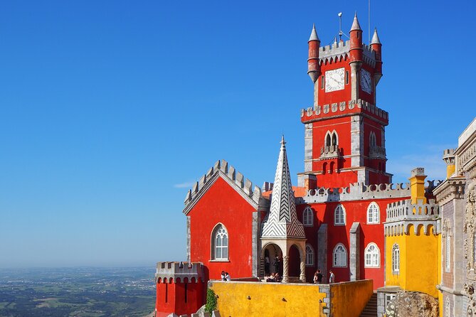 Sintra-Cascais-Pena Palace 8-People Small Group Tour from Lisbon - Sintra Old Town time, plus travesseiros the traditional way