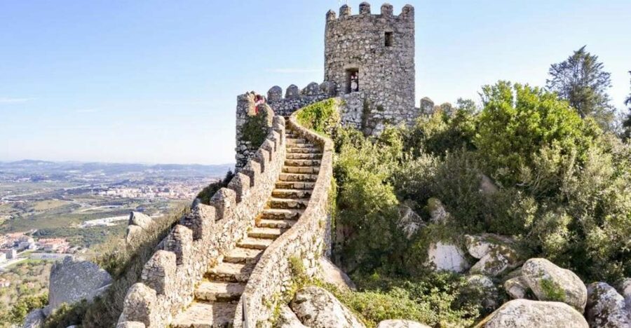 Sintra: Castle of the Moors Skip-the-Line Ticket+Audio Guide - The climb and route: where your time goes on the hill