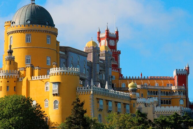 Sintra Historical Jeep Adventure - Palaces & Secret Routes - Guides Make the Difference: Driving Skills Plus Sintra Stories