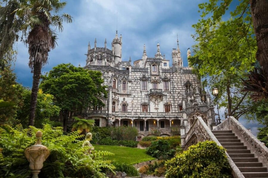 Sintra: Official Public Bus Transport: All Palaces & Castles - Making each palace stop work: hop off, slow down, hop back