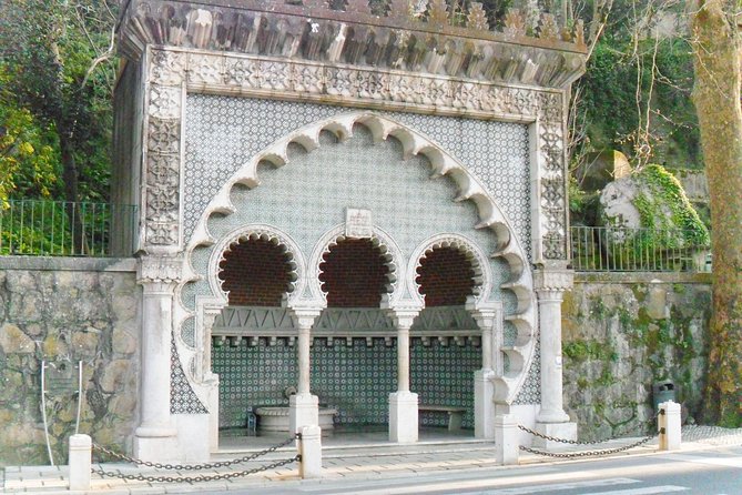 Sintra Private Personalized Half-Day Experience - Palácio Nacional de Sintra: the twin chimneys and a tight time window