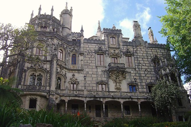 Small Group Tour to Sintra, Pena Palace, Cabo Roca and Cascais - Hotel pickup in Lisbon, then straight to Sintra