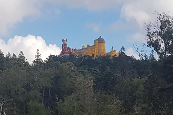 Small Group Tour to Sintra, Pena Palace, Cabo Roca and Cascais - Cabo da Roca in 15 minutes: quick photos, real Atlantic wind
