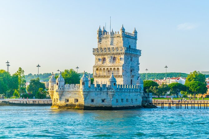 Sunset Boat Tour in Lisbon with Wine - Under Ponte 25 de Abril: the close-up moment