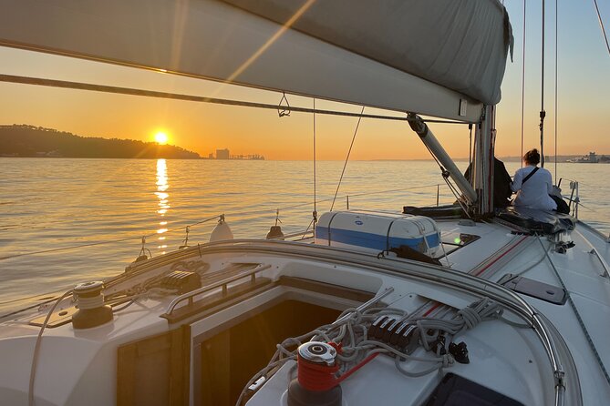Sunset Boat Tour in Lisbon with Wine - Cacilhas to Cristo Rei: the south bank feeling