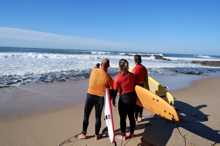 Surfing lessons at Ericeira World Surf Recognized - Equipment, wetsuits, and what to bring so you feel comfortable