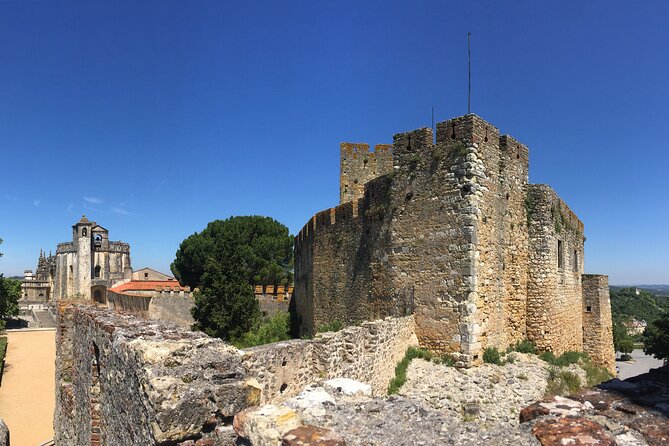 Templar Tour Convent of Christ & Almourol Castle from Lisbon - Getting there in a minivan: pickup, group size, and pacing